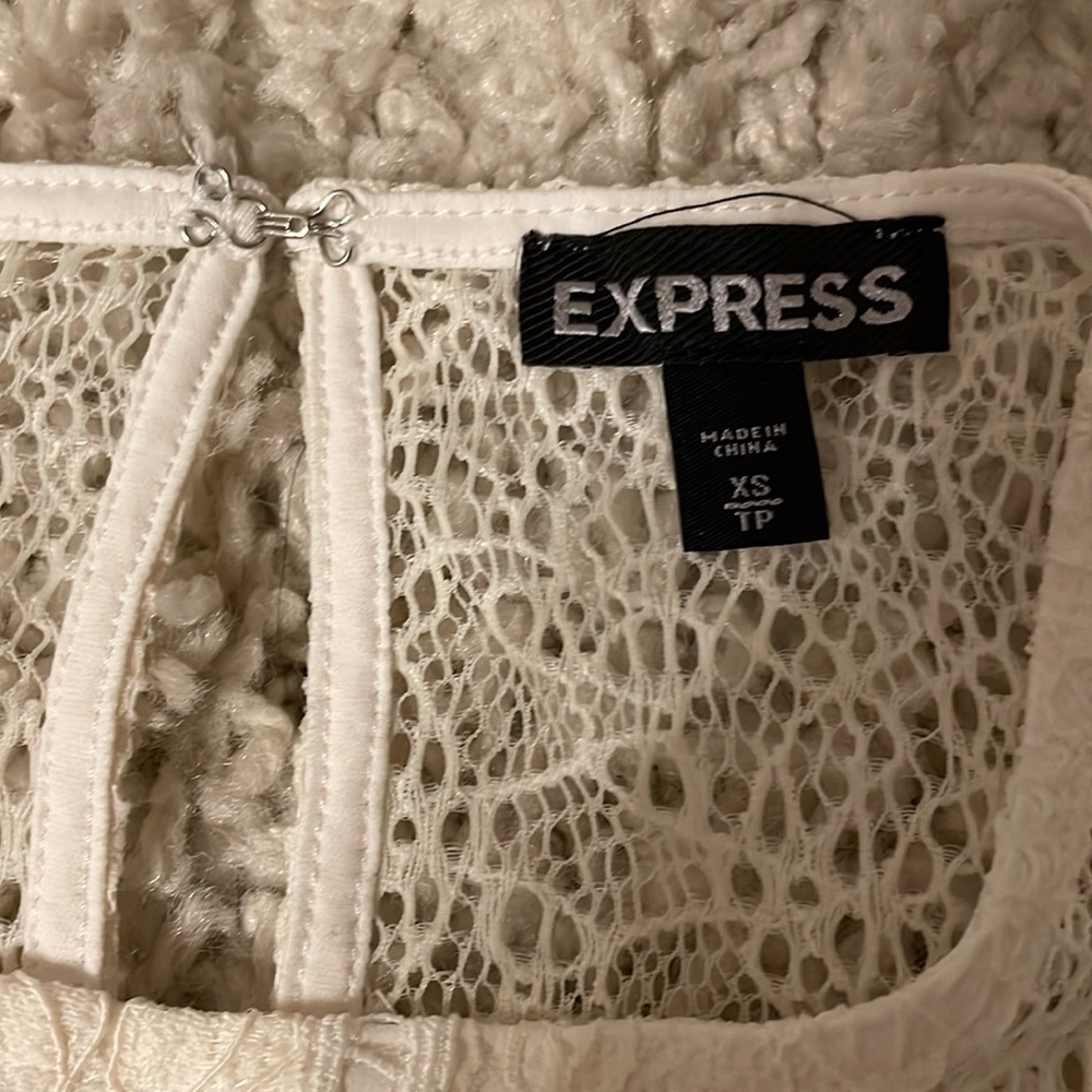 Express Crochet Sleeveless Top - Picture 3 of 5